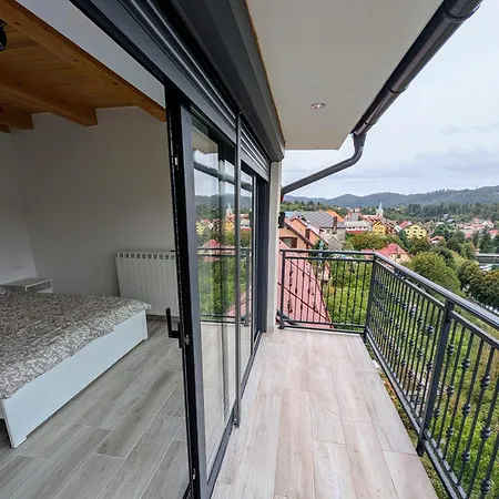 Fuzine Lake Apartments Appartamento