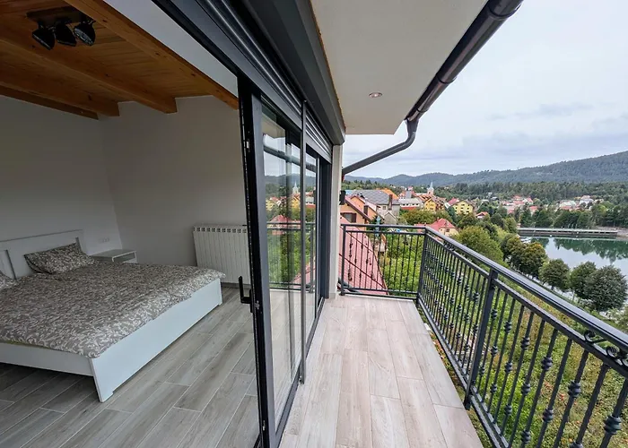 Fuzine Lake Apartments Apartman